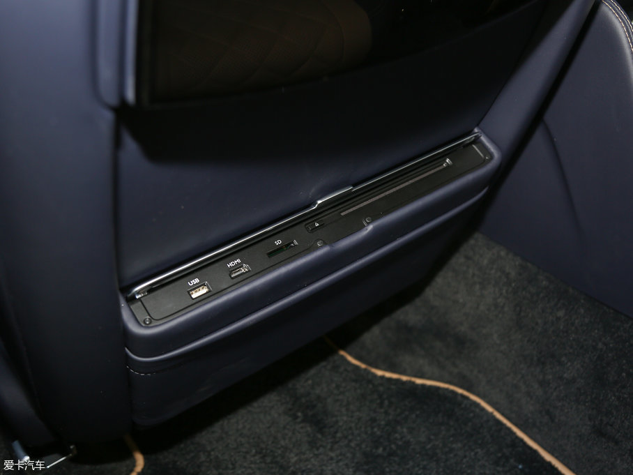 2017wY V8 S Mulliner