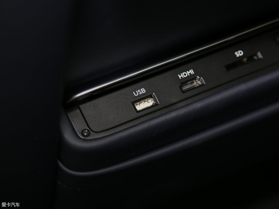 2017wY V8 S Mulliner