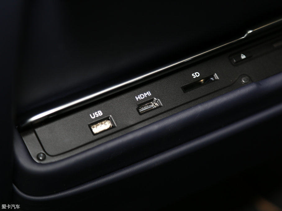 2017wY V8 S Mulliner