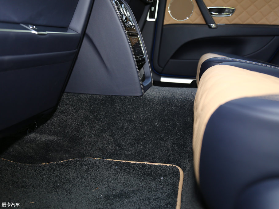 2017wY V8 S Mulliner