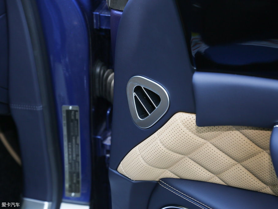 2017wY V8 S Mulliner