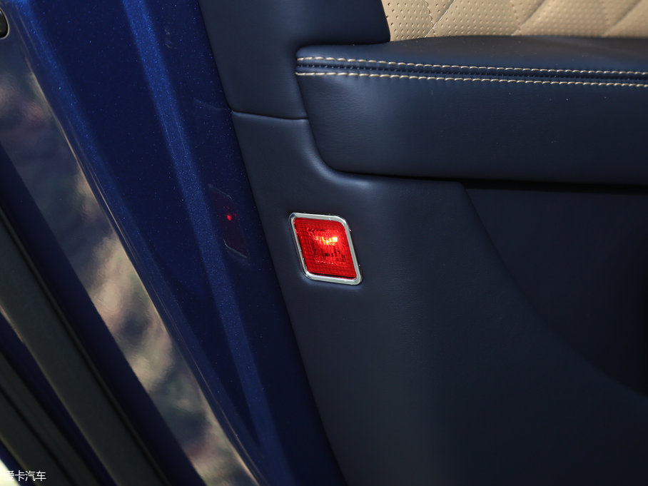 2017wY V8 S Mulliner