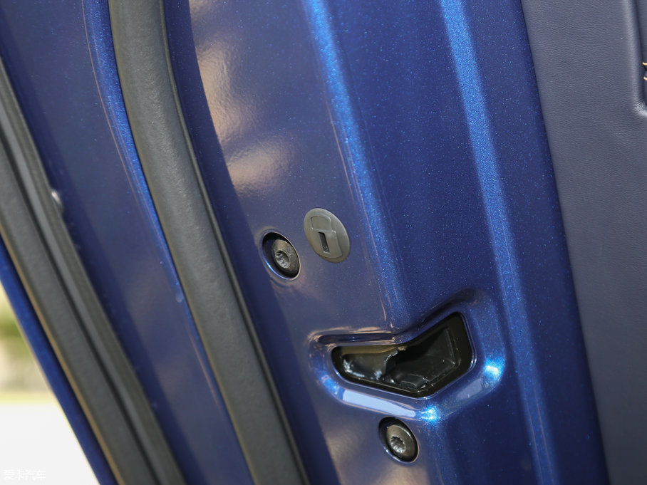 2017wY V8 S Mulliner