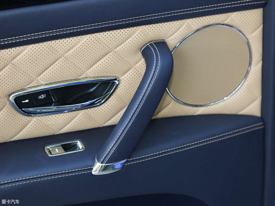 2017wY V8 S Mulliner