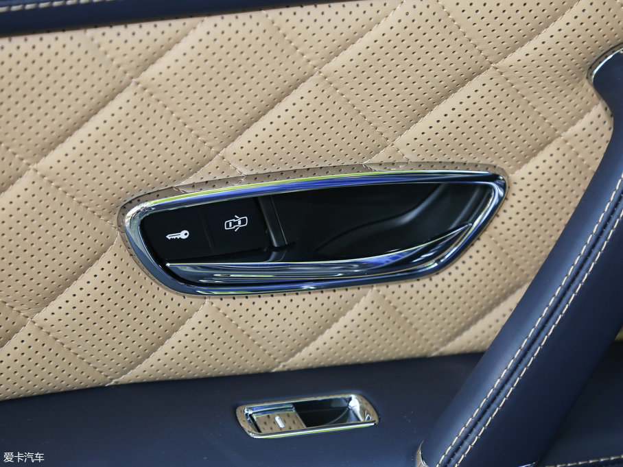 2017wY V8 S Mulliner