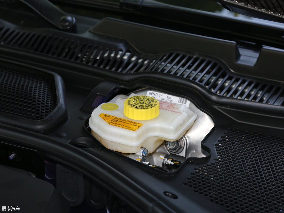 2017wY V8 S Mulliner