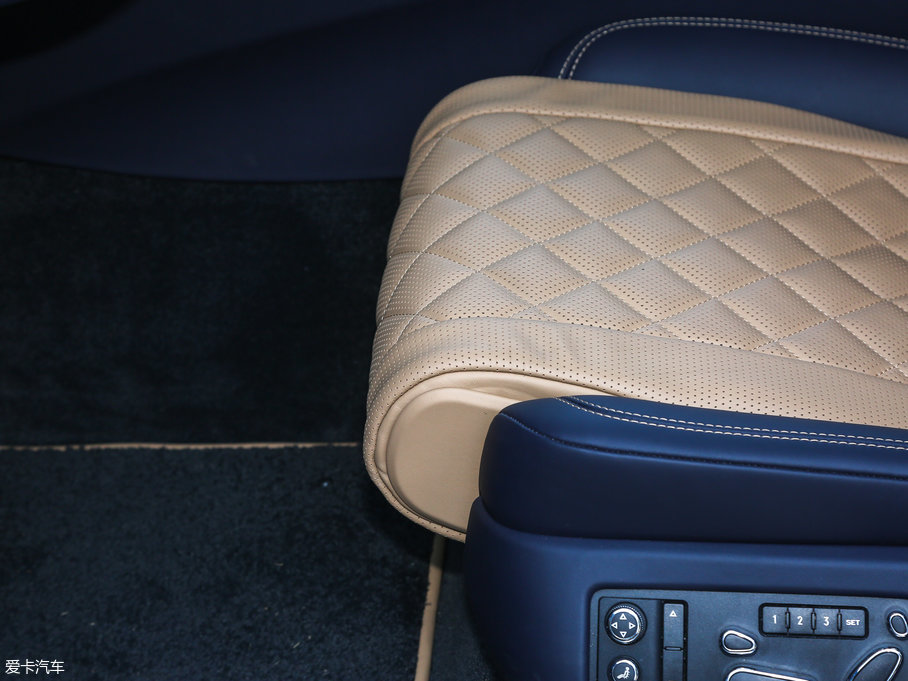 2017wY V8 S Mulliner