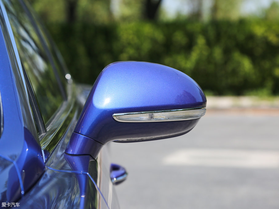 2017wY V8 S Mulliner