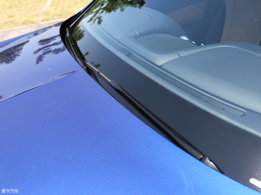 2017wY V8 S Mulliner