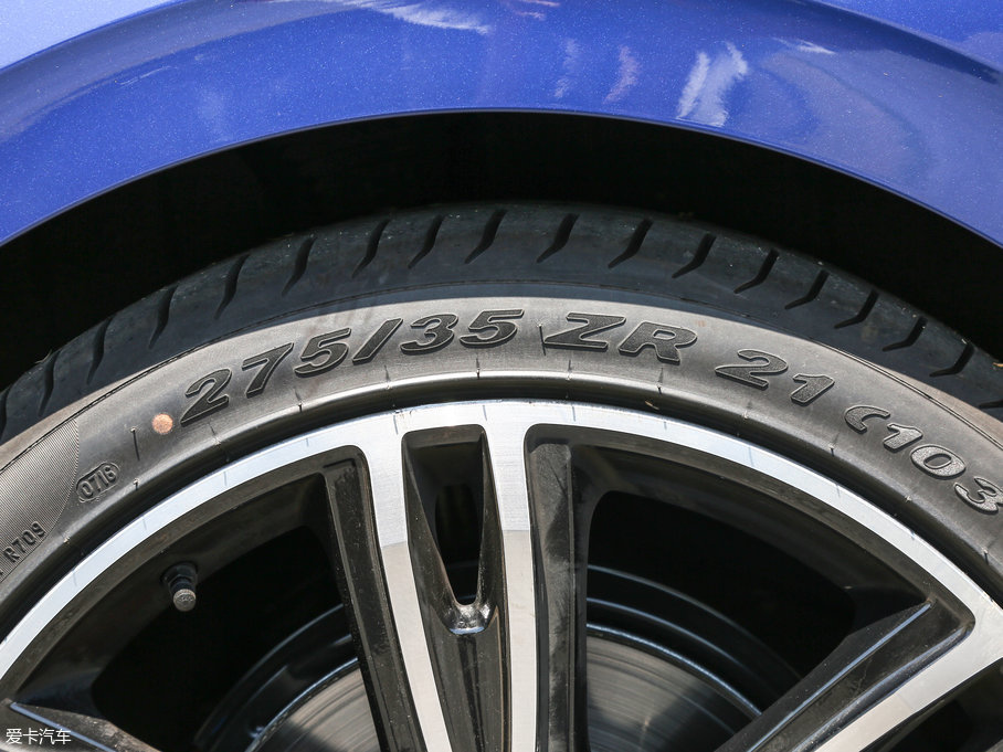 2017wY V8 S Mulliner