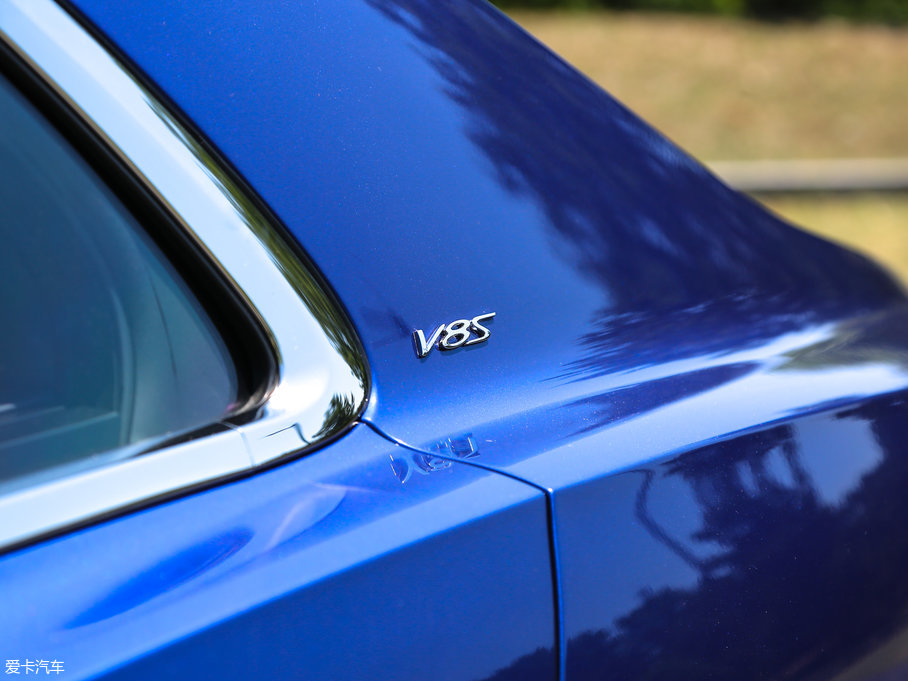 2017wY V8 S Mulliner