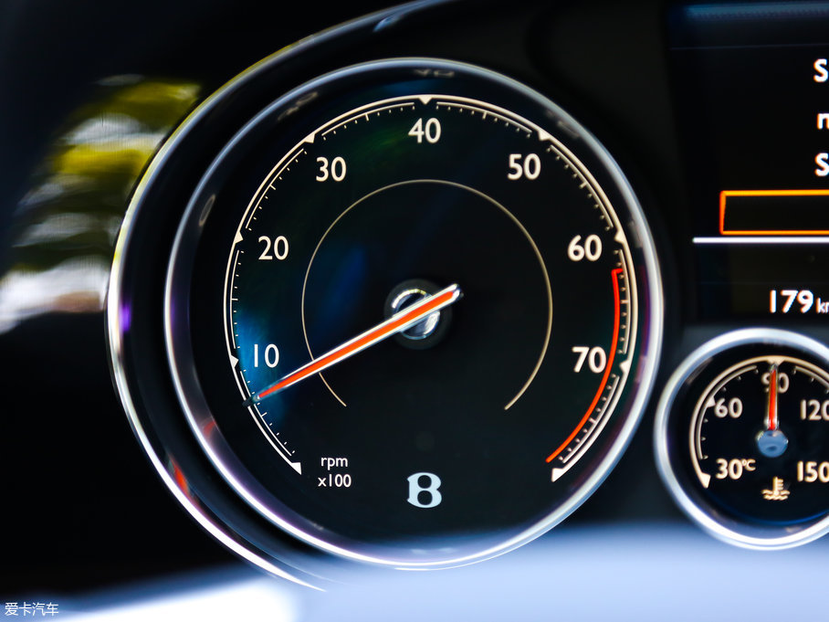 2017wY V8 S Mulliner