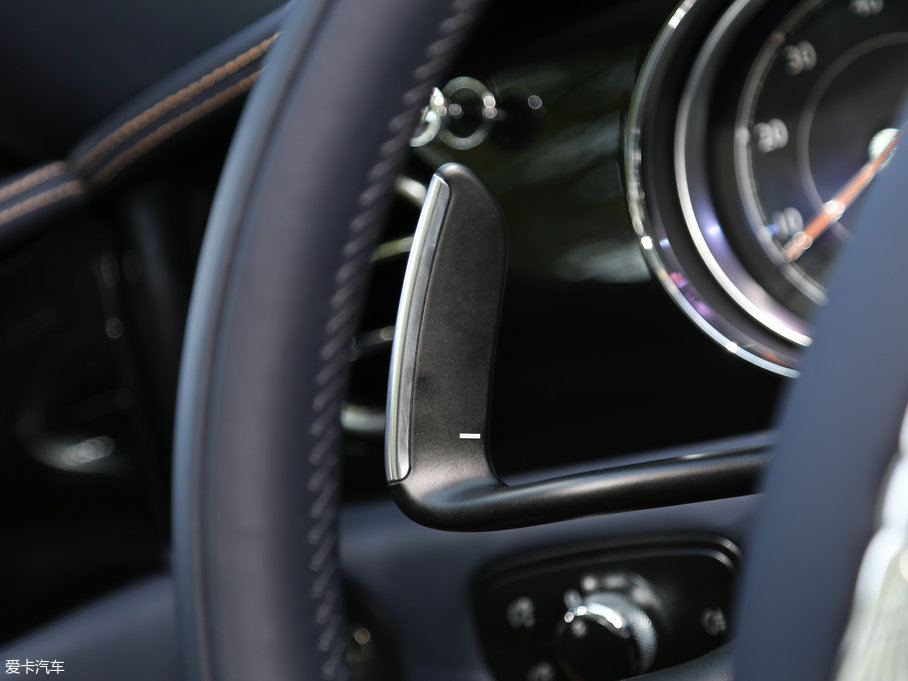 2017wY V8 S Mulliner