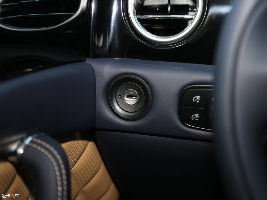 2017wY V8 S Mulliner