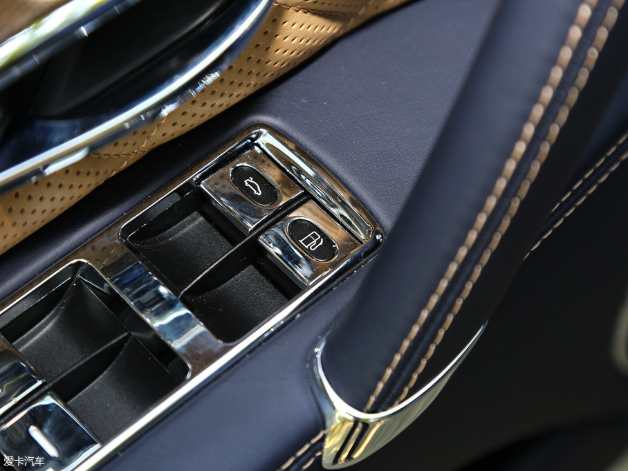 2017wY V8 S Mulliner