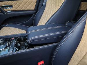 2017款V8 S Mulliner 中央扶手箱