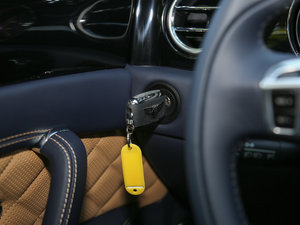 2017V8 S Mulliner п؅^