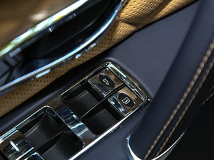 2017V8 S Mulliner п؅^