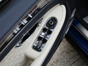 20186.0T GT W12 {܇ƅ^(q)	