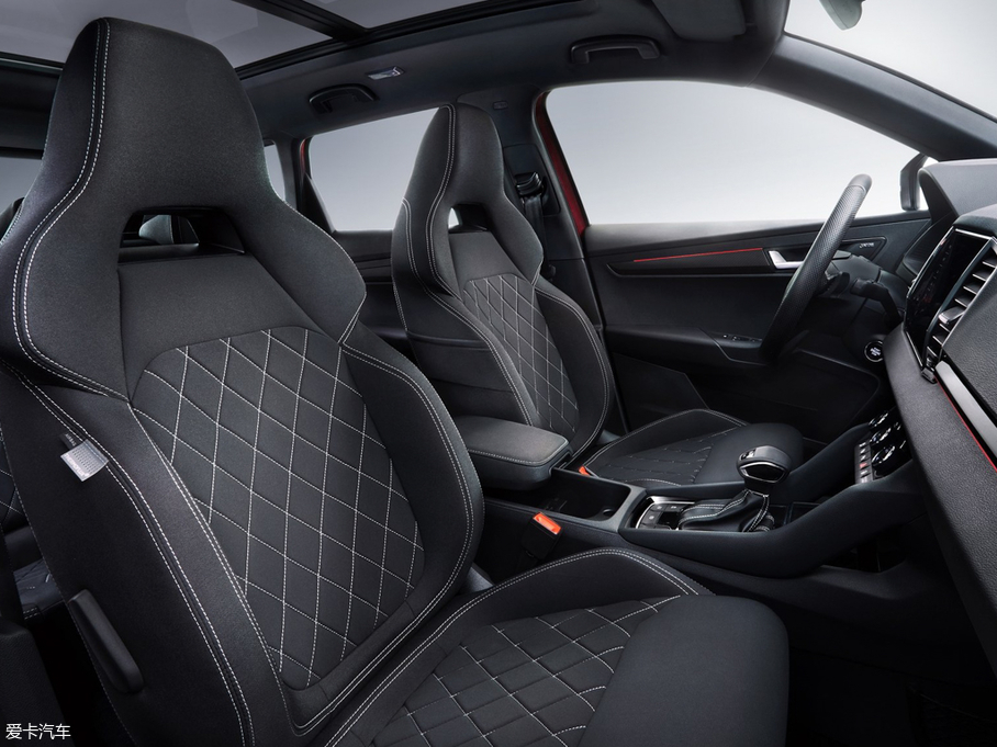 2018KAROQ() Sportline