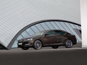 2019��Laurin & Klement ���w���^