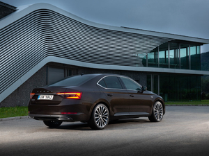 2019��Laurin & Klement ���w���^