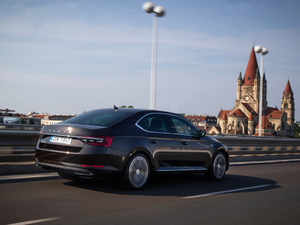 2019��Laurin & Klement ���w���^