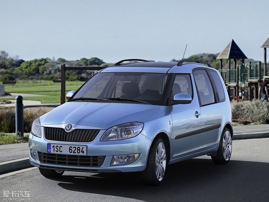 2011��Roomster ������