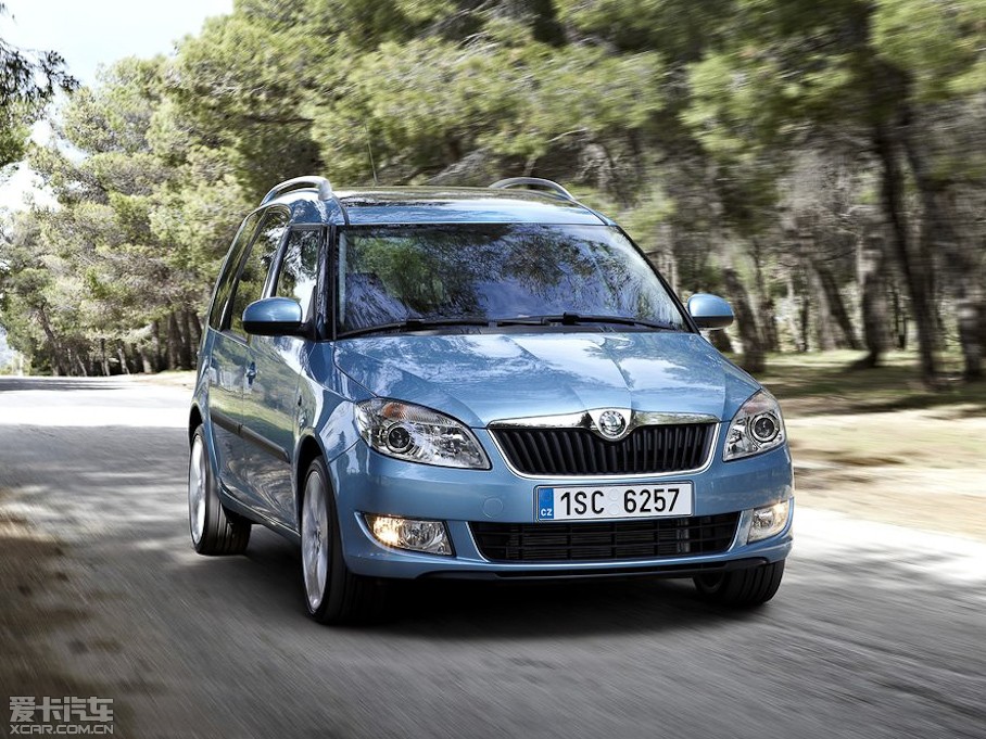 2011��Roomster ������