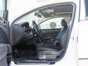 2014款2.0TSI Combi 前排空间