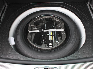 2013款2.0TSI 限量版 备胎