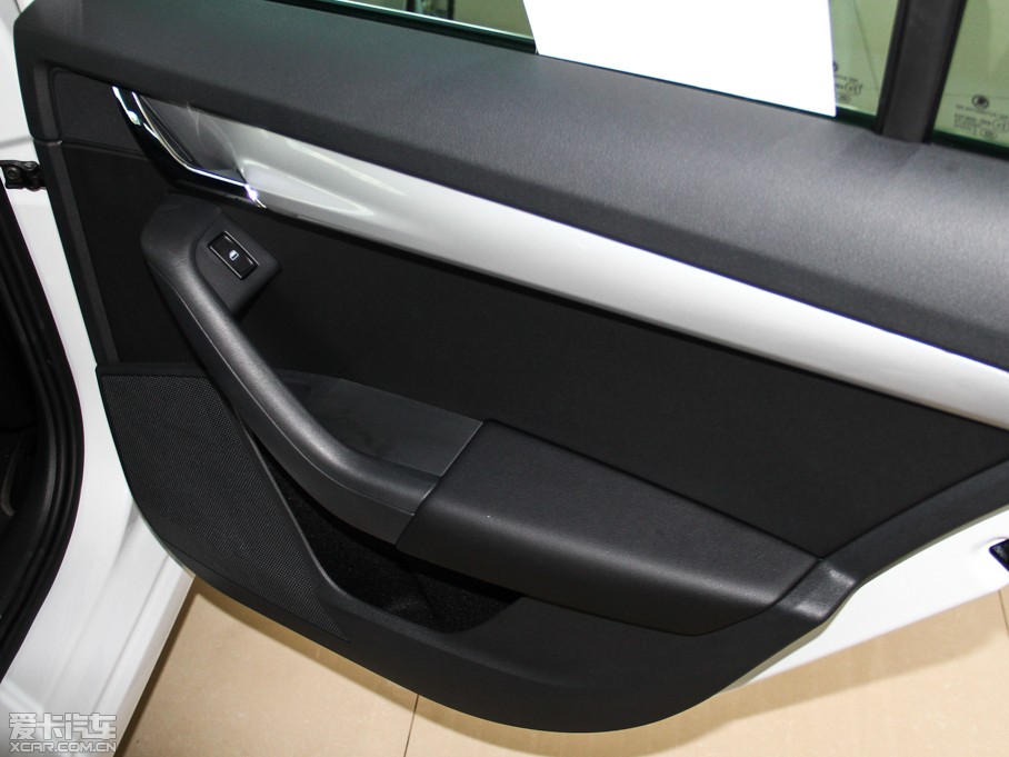 2015J܇(ch)(M(jn)) 1.8T Ԅ(dng)