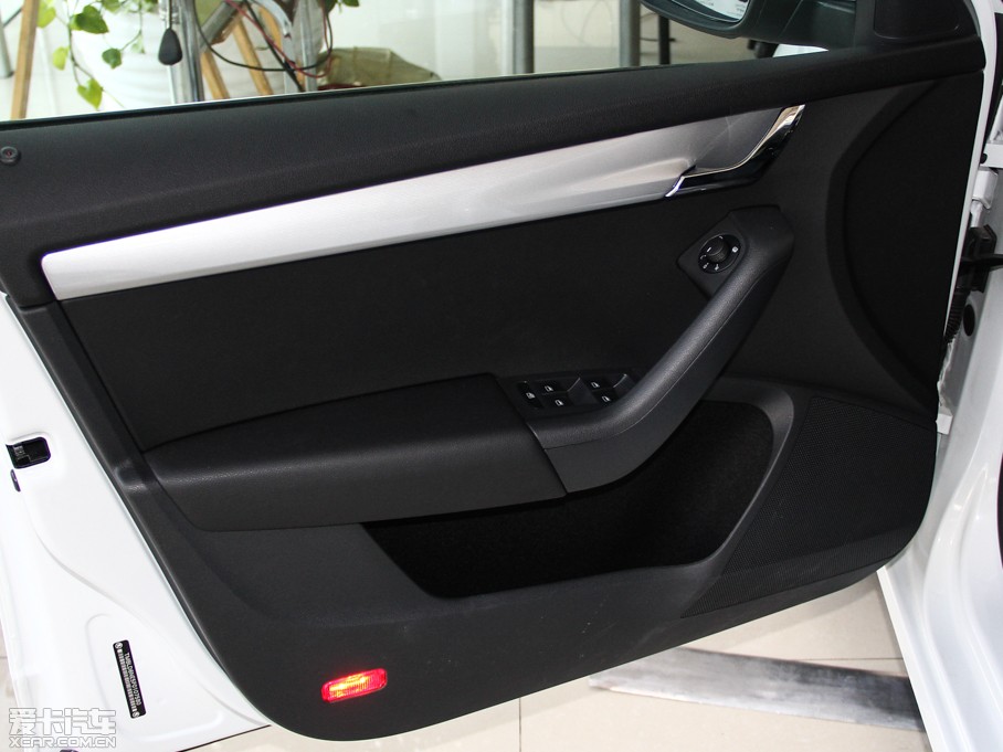 2015J܇(M(jn)) 1.8T Ԅ(dng)