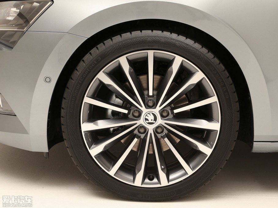 2015��Superb ������