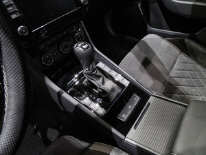 2015�����а� �п؅^