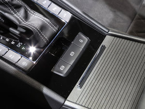 2015�����а� �п؅^