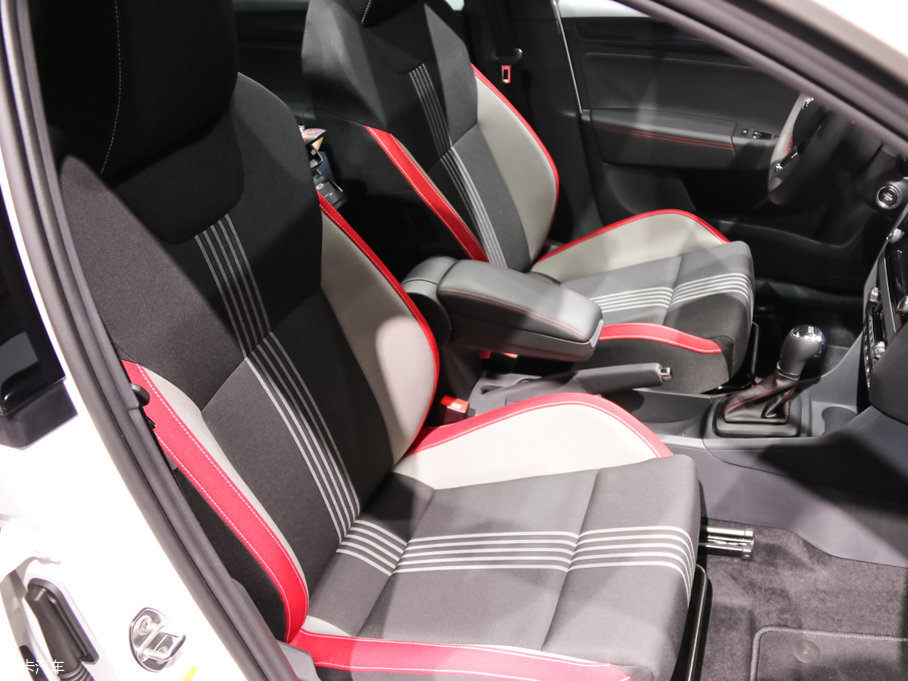 2017��Rapid Spaceback