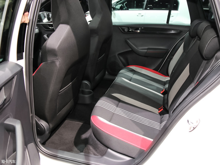 2017��Rapid Spaceback