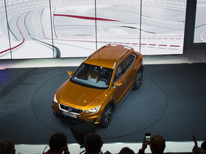 2015款crossover concept 整体外观