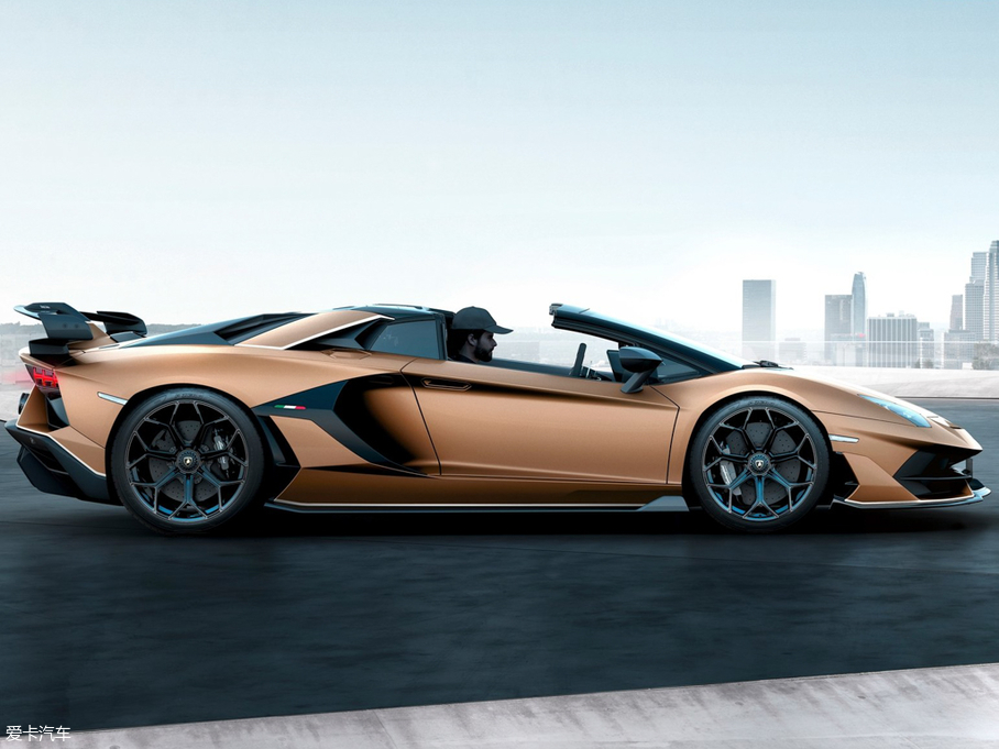 2019Aventador SVJ Roadster
