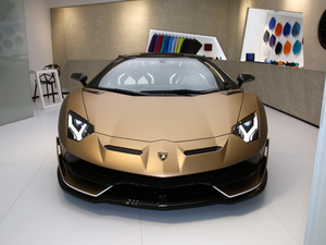 2019款SVJ Roadster 正前