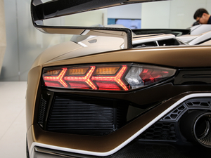 2019款SVJ Roadster 尾灯