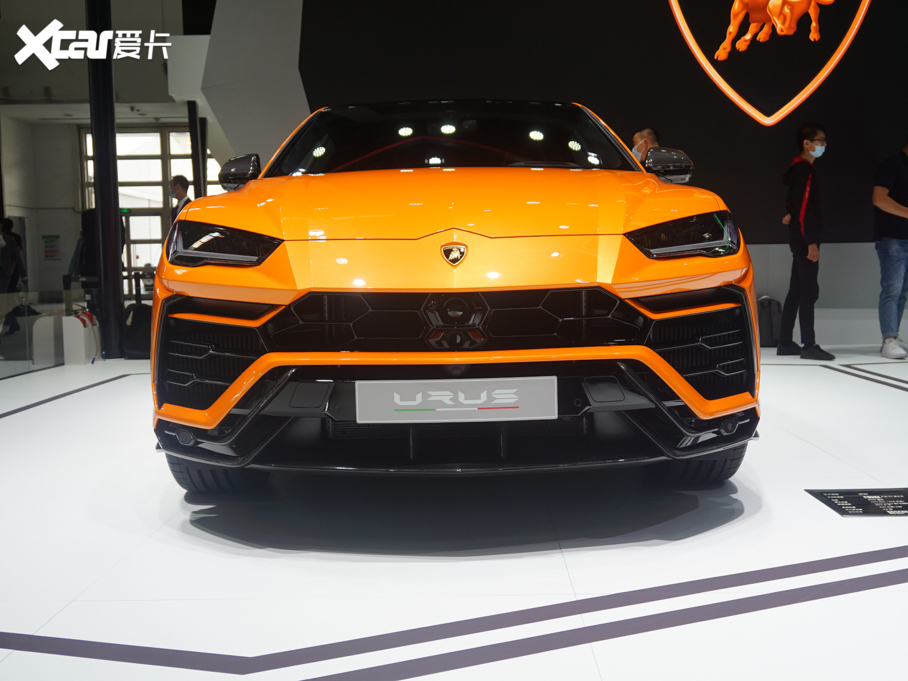 2021Urus Pearl Capsule