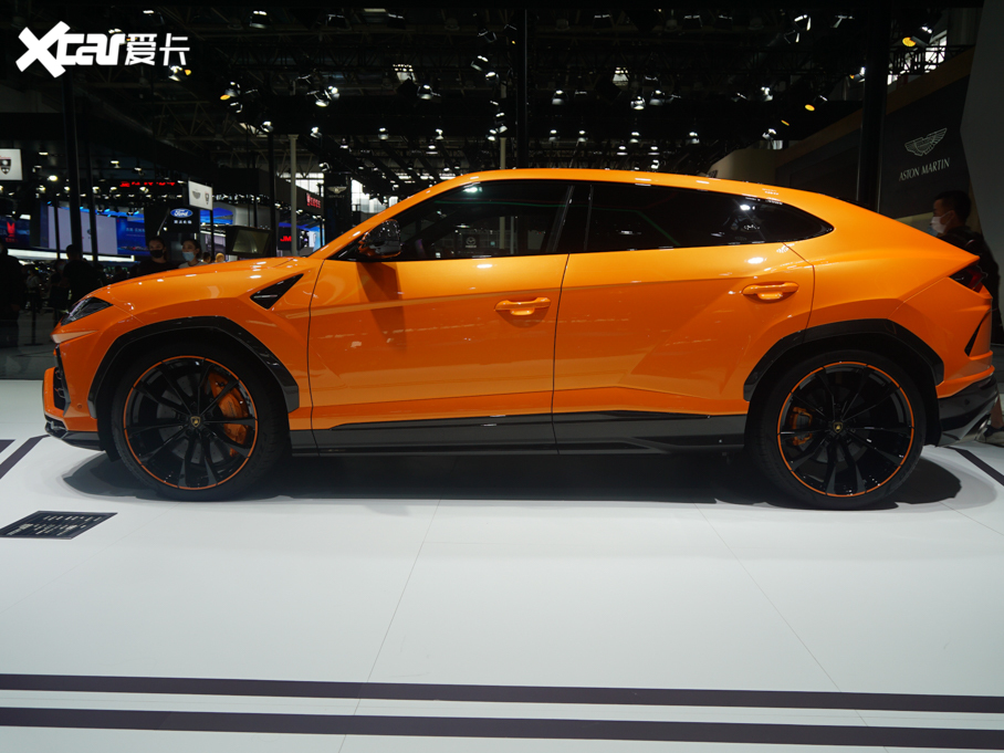 2021Urus Pearl Capsule