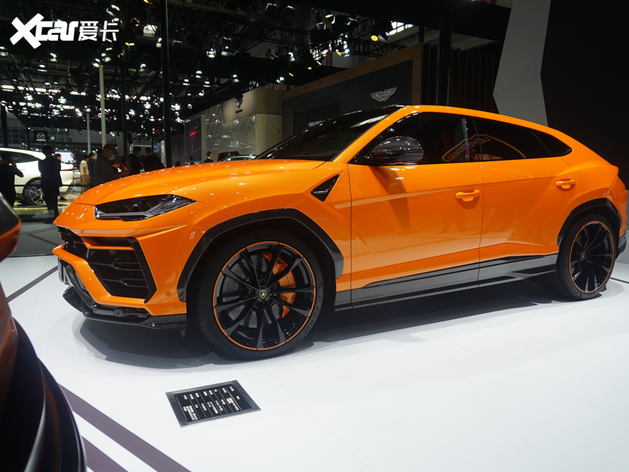 2021Urus Pearl Capsule
