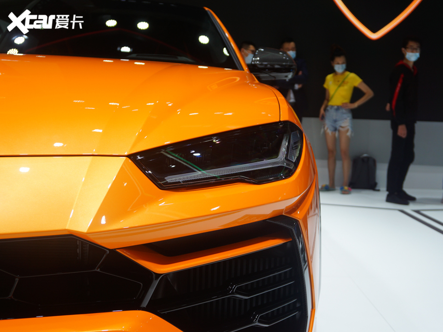 2021Urus Pearl Capsule