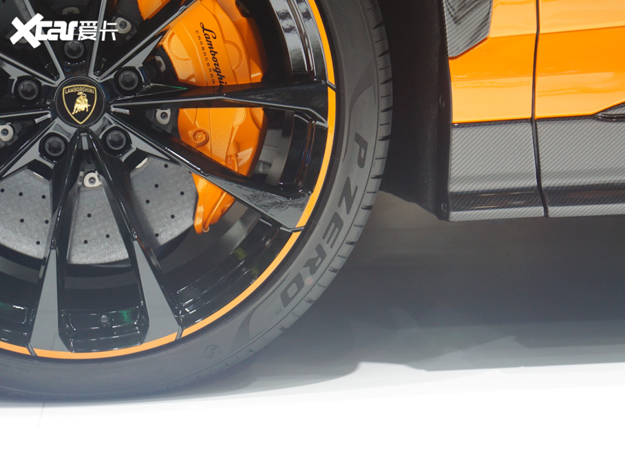 2021Urus Pearl Capsule