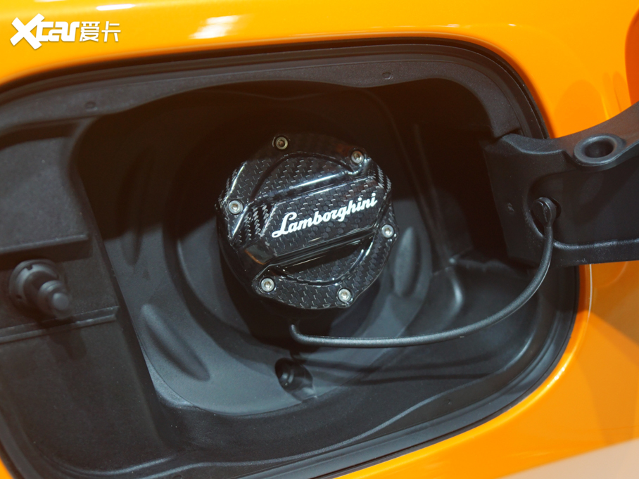 2021Urus Pearl Capsule