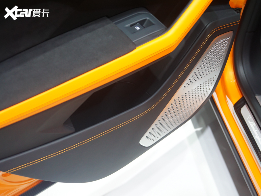 2021Urus Pearl Capsule