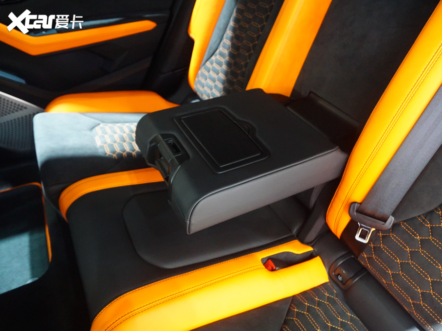 2021Urus Pearl Capsule